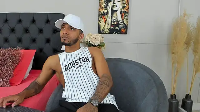 Snapshot of Robin_Rief chatting on March 2025 03:23:02 AM Robin Rief online show from March 2025 03:23:02 AM