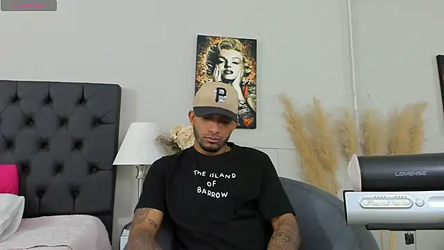 Snapshot of Robin_Rief chatting on March 2025 09:34:02 AM Robin Rief online show from March 2025 09:34:02 AM