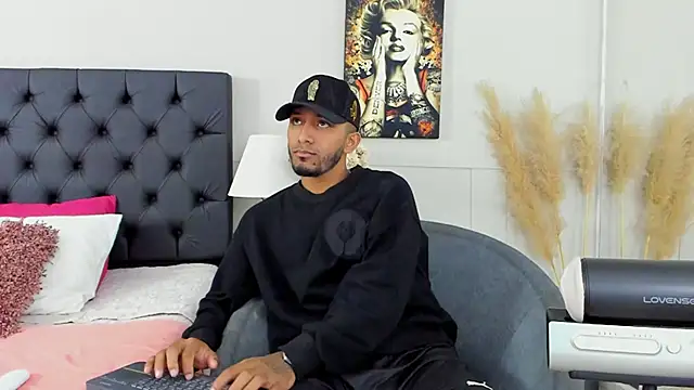 Snapshot of Robin_Rief chatting on March 2025 09:45:02 AM Robin Rief online show from March 2025 09:45:02 AM