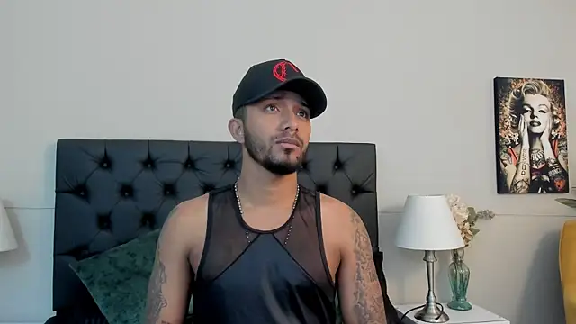 Snapshot of Robin_Rief chatting on September 2025 04:14:02 AM Robin Rief online show from September 2025 04:14:02 AM