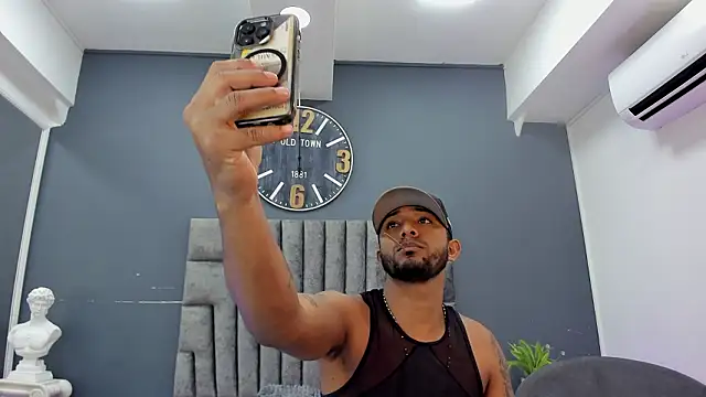 Robin Rief online show from March 2026 07:37:01 PM