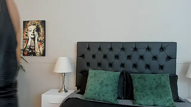 Snapshot of Robin_Rief chatting on October 2025 03:40:02 AM Robin Rief online show from October 2025 03:40:02 AM