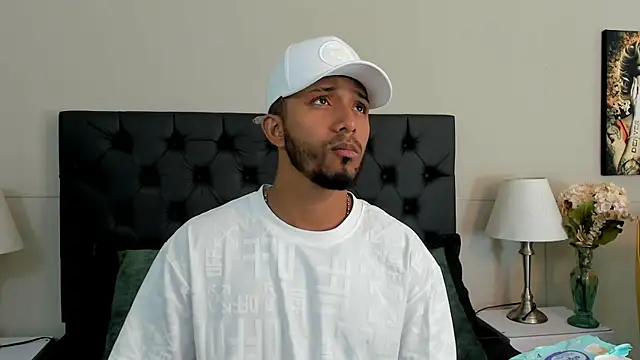 Snapshot of Robin_Rief chatting on September 2025 03:18:01 AM Robin Rief online show from September 2025 03:18:01 AM