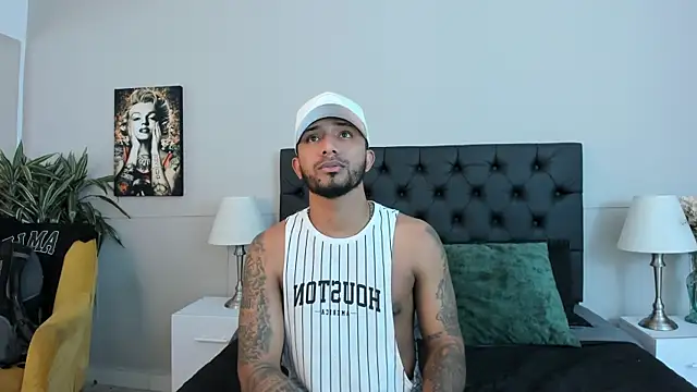 Snapshot of Robin_Rief chatting on October 2025 03:59:02 AM Robin Rief online show from October 2025 03:59:02 AM