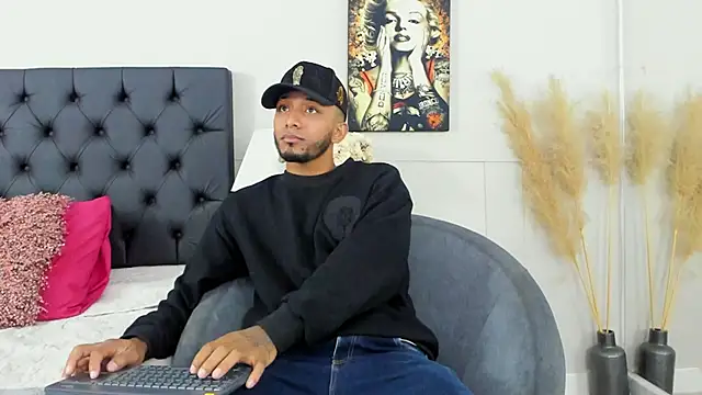 Snapshot of Robin_Rief chatting on March 2025 03:29:01 AM Robin Rief online show from March 2025 03:29:01 AM