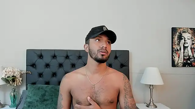 Snapshot of Robin_Rief chatting on September 2025 04:30:02 AM Robin Rief online show from September 2025 04:30:02 AM