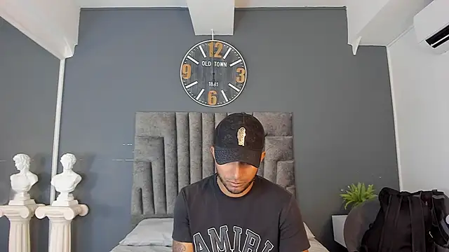 Robin Rief online show from April 2026 07:41:02 PM