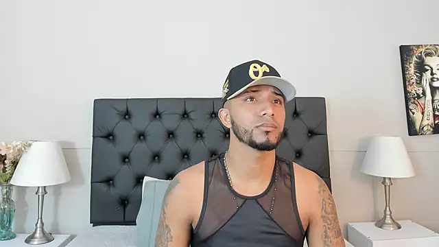 Snapshot of Robin_Rief chatting on October 2025 03:40:02 AM Robin Rief online show from October 2025 03:40:02 AM