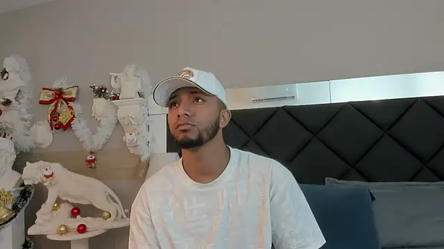 Robin Rief online show from December 2025 03:49:02 AM