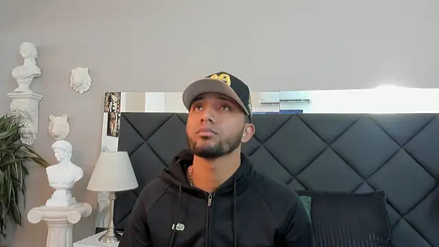 Robin Rief online show from November 2025 03:17:02 AM