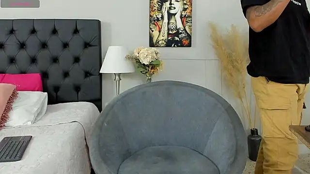 Snapshot of Robin_Rief chatting on March 2025 03:24:01 AM Robin Rief online show from March 2025 03:24:01 AM