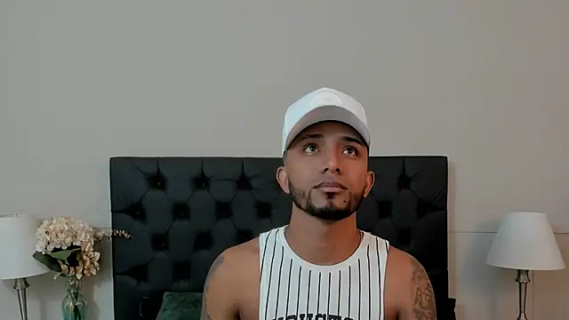 Snapshot of Robin_Rief chatting on September 2025 03:23:02 AM Robin Rief online show from September 2025 03:23:02 AM