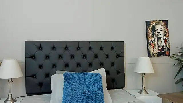 Snapshot of Robin_Rief chatting on October 2025 03:33:02 AM Robin Rief online show from October 2025 03:33:02 AM