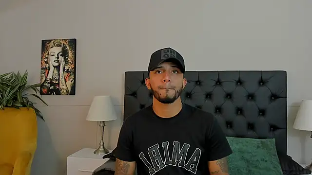 Snapshot of Robin_Rief chatting on October 2025 03:41:02 AM Robin Rief online show from October 2025 03:41:02 AM