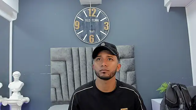 Robin Rief online show from April 2026 07:28:02 PM