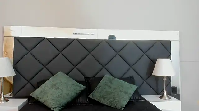 Snapshot of Robin_Rief chatting on November 2025 03:22:01 AM Robin Rief online show from November 2025 03:22:01 AM