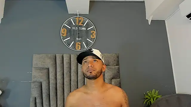 Robin Rief online show from April 2026 07:18:01 PM