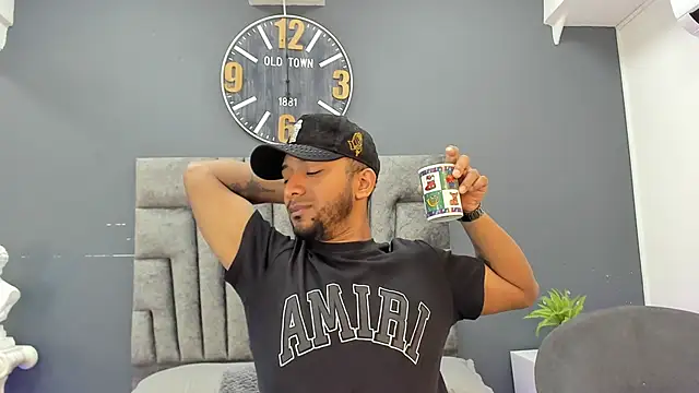 Robin Rief online show from April 2026 07:54:01 PM