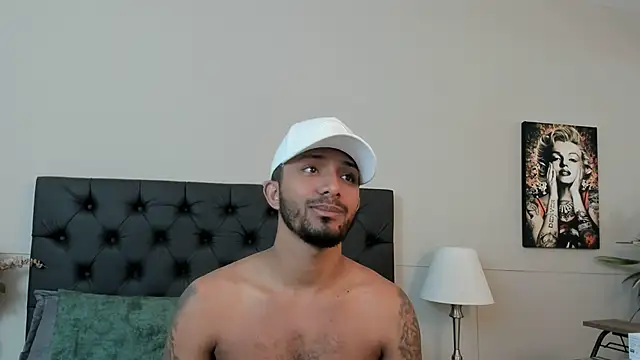 Snapshot of Robin_Rief chatting on September 2025 03:33:02 AM Robin Rief online show from September 2025 03:33:02 AM