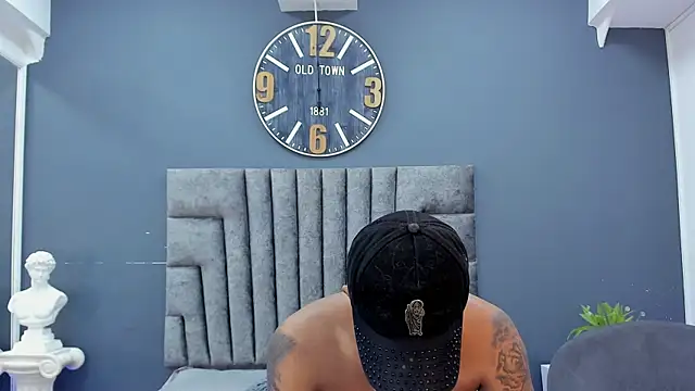 Robin Rief online show from April 2026 07:37:01 PM