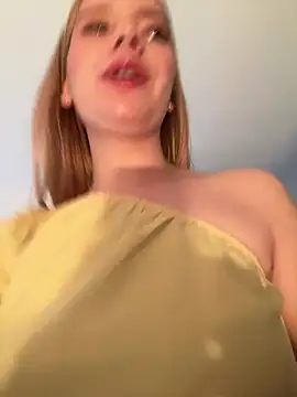 Snapshot of NicoleCut chatting on March 2025 12:04:01 PM NicoleCut online show from March 2025 12:04:01 PM