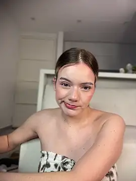NicoleCut online show from May 2026 11:42:01 PM