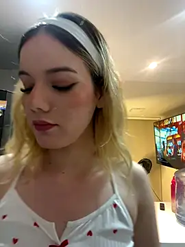 NicoleCut online show from October 2025 10:59:01 AM