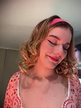 NicoleCut online show from May 2026 09:12:02 AM