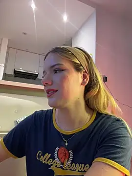 NicoleCut online show from March 2026 09:59:02 AM