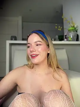 NicoleCut online show from May 2026 09:16:02 AM