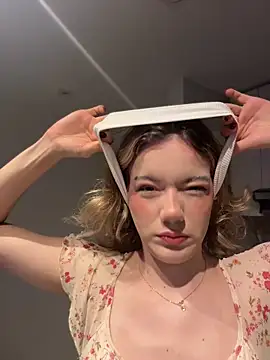 NicoleCut online show from April 2026 10:50:02 AM