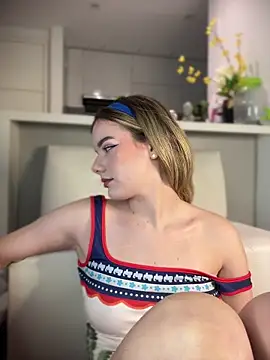 NicoleCut online show from May 2026 09:06:02 AM