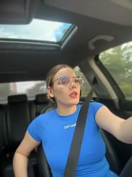 NicoleCut online show from June 2026 10:09:02 PM