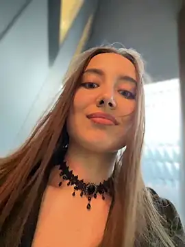 Snapshot of VelvetVixenI chatting on May 2026 05:19:02 PM VelvetVixenI online show from May 2026 05:19:02 PM