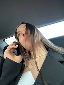 Snapshot of VelvetVixenI chatting on May 2026 05:00:02 PM VelvetVixenI online show from May 2026 05:00:02 PM