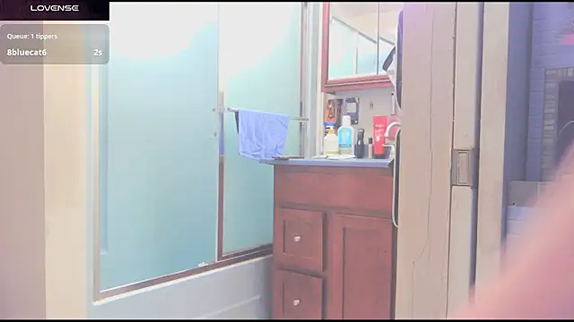 Snapshot of _hellostormy_ chatting on April 2026 12:00:01 PM hellostormy online show from April 2026 12:00:01 PM
