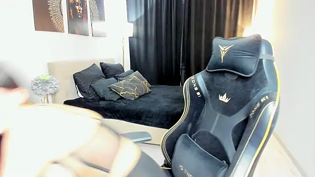 Snapshot of AlluringAriel chatting on February 2026 07:22:01 PM AlluringAriel online show from February 2026 07:22:01 PM