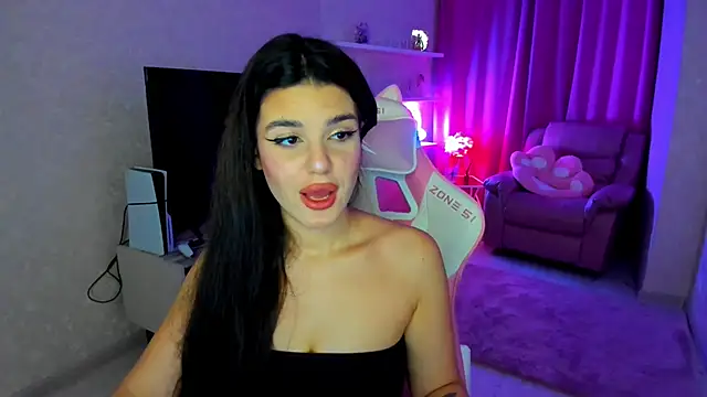 Snapshot of AlluringAriel chatting on November 2025 06:55:02 PM AlluringAriel online show from November 2025 06:55:02 PM