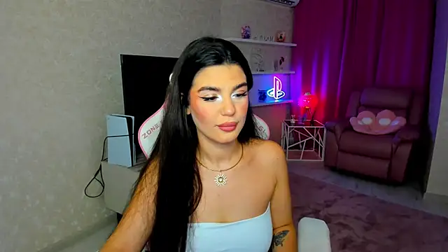 Snapshot of AlluringAriel chatting on November 2025 12:31:02 PM AlluringAriel online show from November 2025 12:31:02 PM