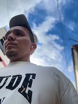 adam-rivera online show from April 2026 09:54:01 PM