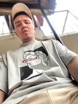 Snapshot of adam-rivera chatting on November 2025 06:34:01 PM adam-rivera online show from November 2025 06:34:01 PM