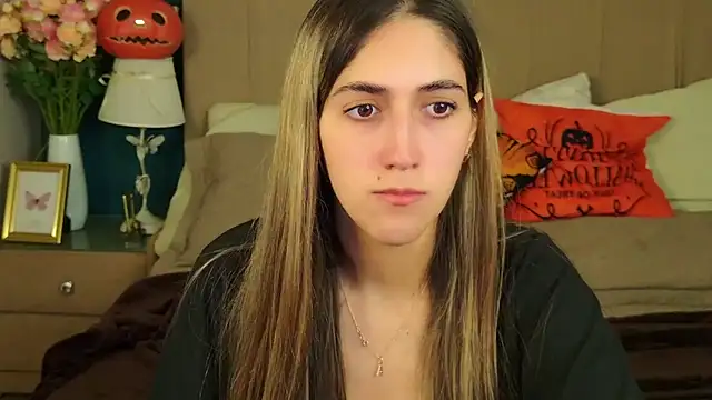 Teresa Stane online show from November 2025 05:22:02 AM