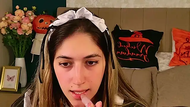 Teresa Stane online show from October 2025 05:28:01 AM