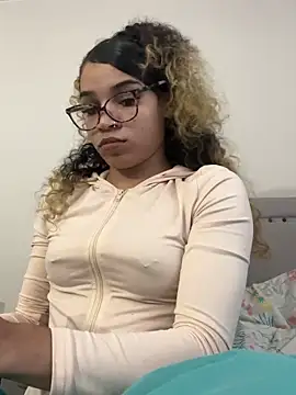 Snapshot of 1prettygem chatting on March 2025 10:42:01 PM 1prettygem online show from March 2025 10:42:01 PM