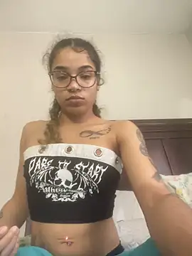 Snapshot of 1prettygem chatting on February 2025 08:56:01 PM 1prettygem online show from February 2025 08:56:01 PM