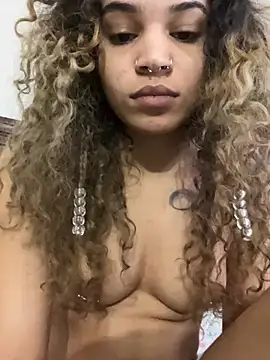 Snapshot of 1prettygem chatting on December 2024 06:11:01 PM 1prettygem online show from December 2024 06:11:01 PM