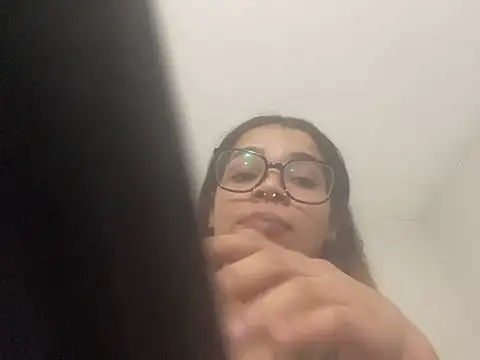 Snapshot of 1prettygem chatting on January 2025 03:37:01 AM 1prettygem online show from January 2025 03:37:01 AM