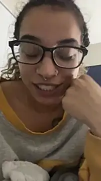 Snapshot of 1prettygem chatting on December 2024 06:28:01 AM 1prettygem online show from December 2024 06:28:01 AM