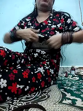 Snapshot of Haniya-143 chatting on November 2025 12:58:02 AM Haniya-143 online show from November 2025 12:58:02 AM