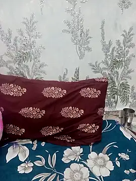 Snapshot of Haniya-143 chatting on April 2026 12:50:01 AM Haniya-143 online show from April 2026 12:50:01 AM